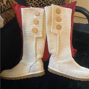 Basically brand new! gorgeous cream and gold knitted UGG boots